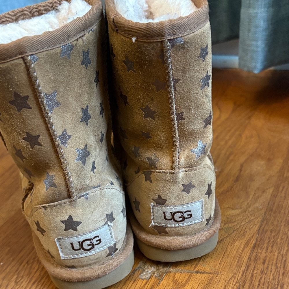 UGG Tan Star Patterned Boots - Picture 6 of 6